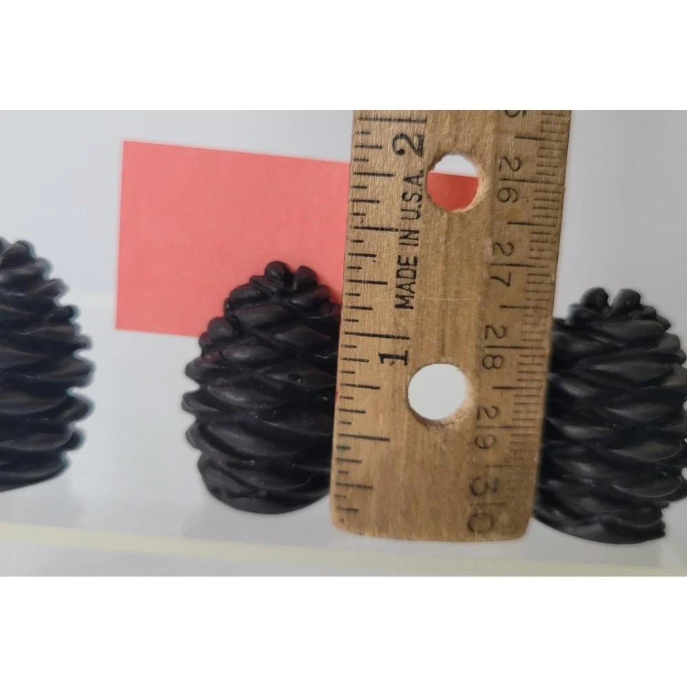Crate & Barrel Meryl Waitz Place Card Holders 4‎ Pack Pinecones Tablescape NEW